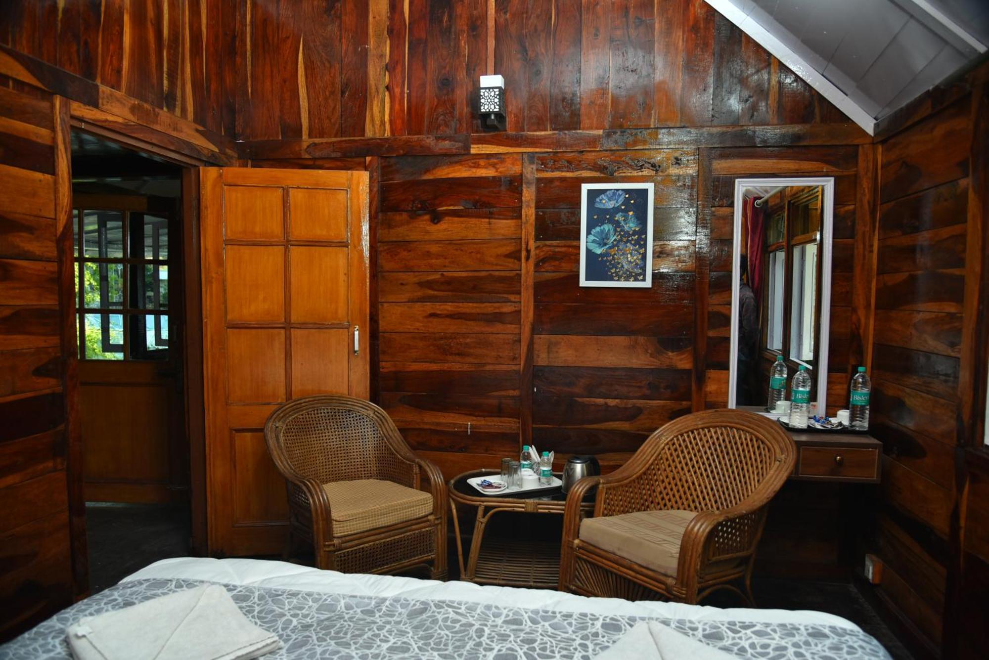 Kumaon Roop Resort Near Kainchi Dham Nainital Exterior foto