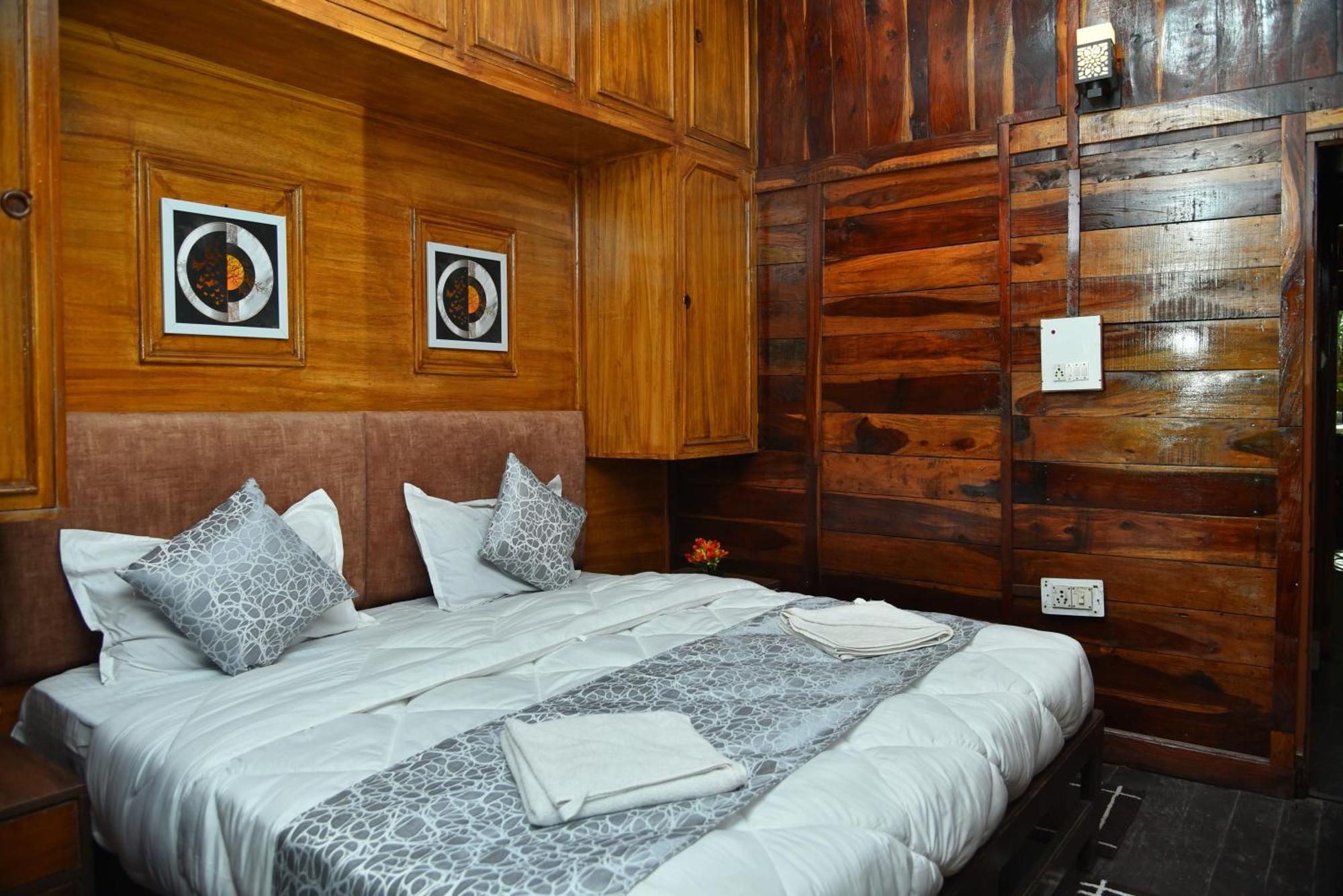 Kumaon Roop Resort Near Kainchi Dham Nainital Exterior foto