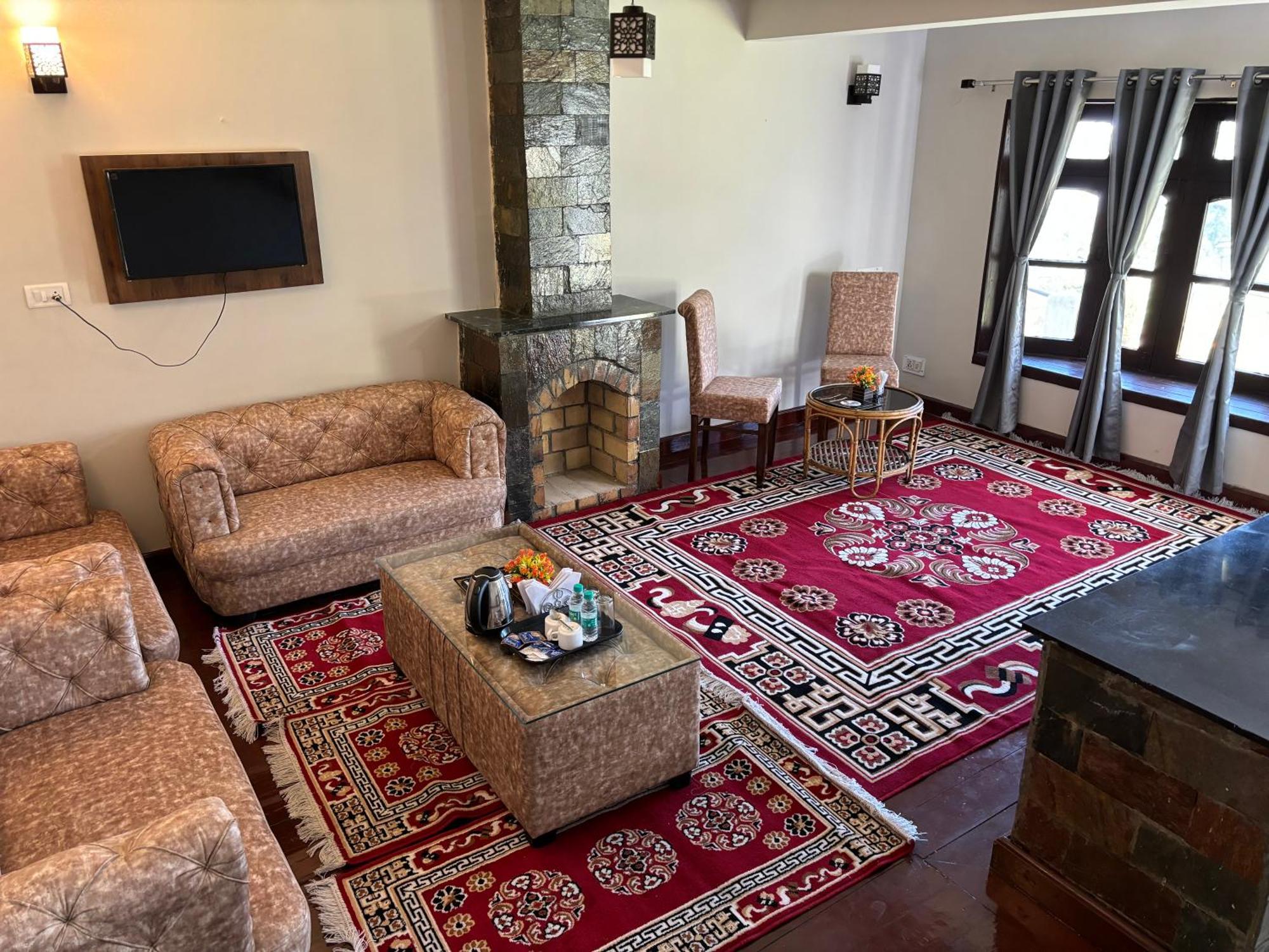 Kumaon Roop Resort Near Kainchi Dham Nainital Exterior foto